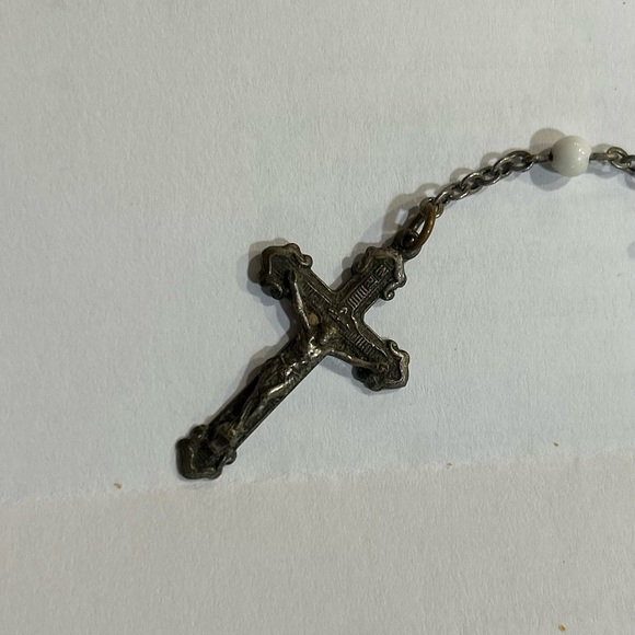 Elegant White and Silver tone Rosary Necklace - Picture 2 of 5